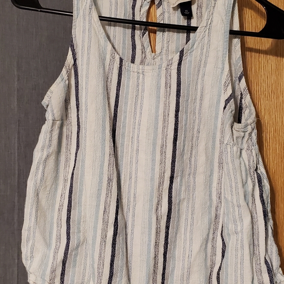 Tank - Picture 2 of 2